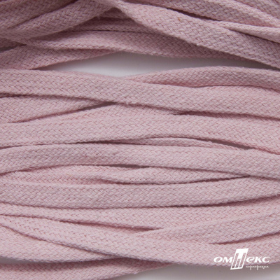 Шнур плетеный d-8 мм плоский, 70% хлопок 30% полиэстер, уп.85+/-1 м, цв.1019-св.розовый - купить в Кызыле. Цена: 735 руб.